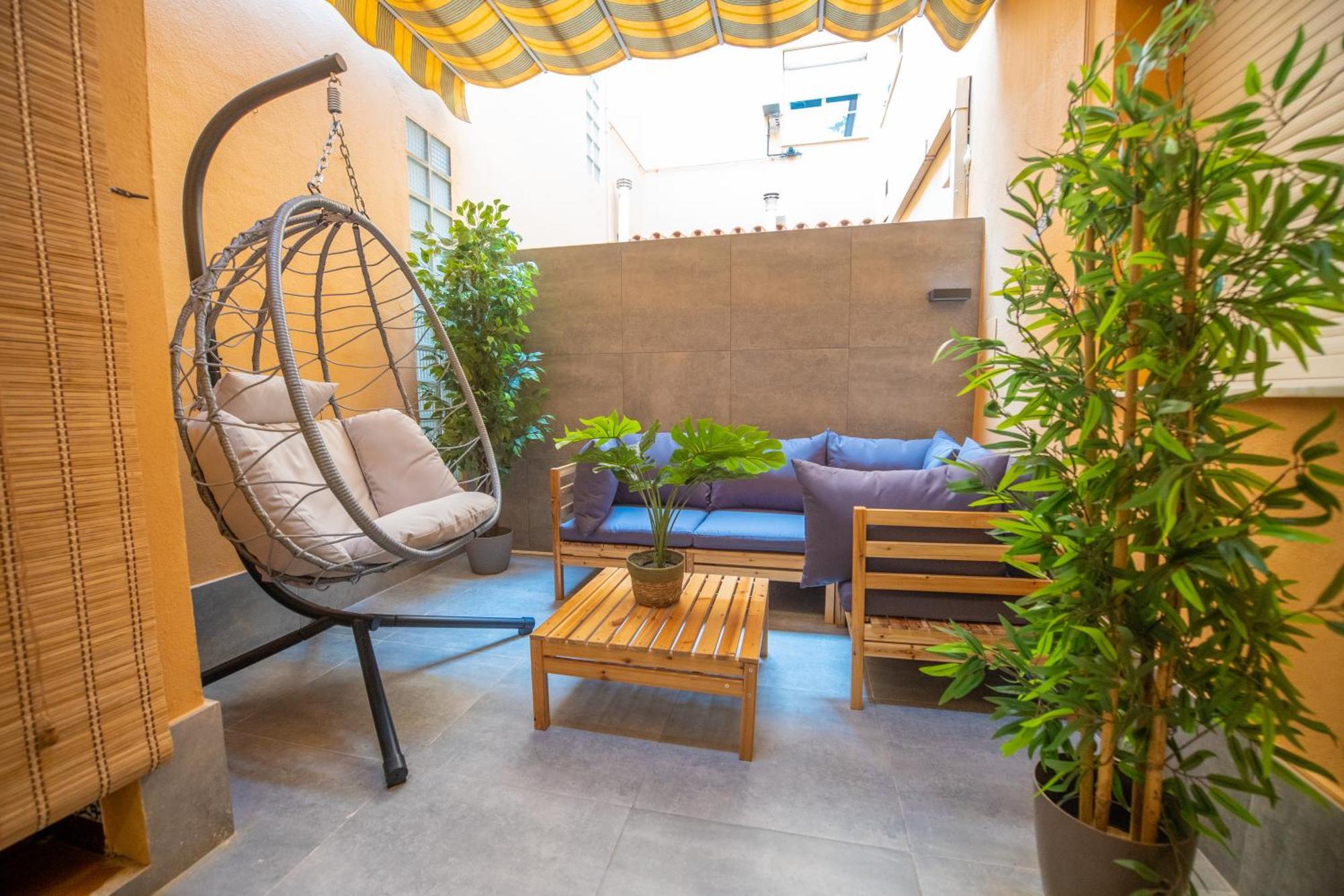 Prensa & Nice Courtyard By Ele Apartments Малага Экстерьер фото